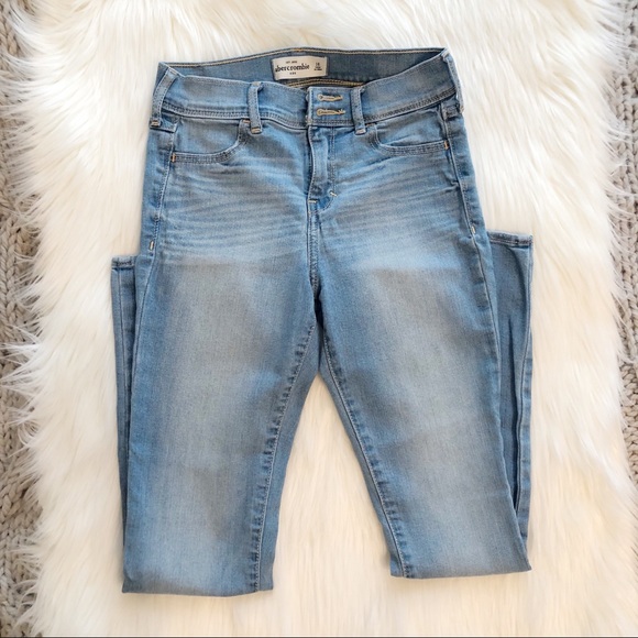 Light wash high rise skinny jeans - Picture 2 of 4